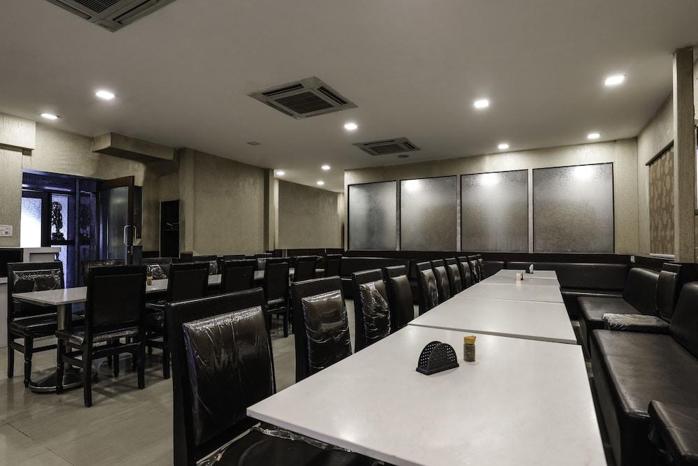 Treebo Trend Hotel Jp Plaza Nampally Hajdarábád Exteriér fotografie
