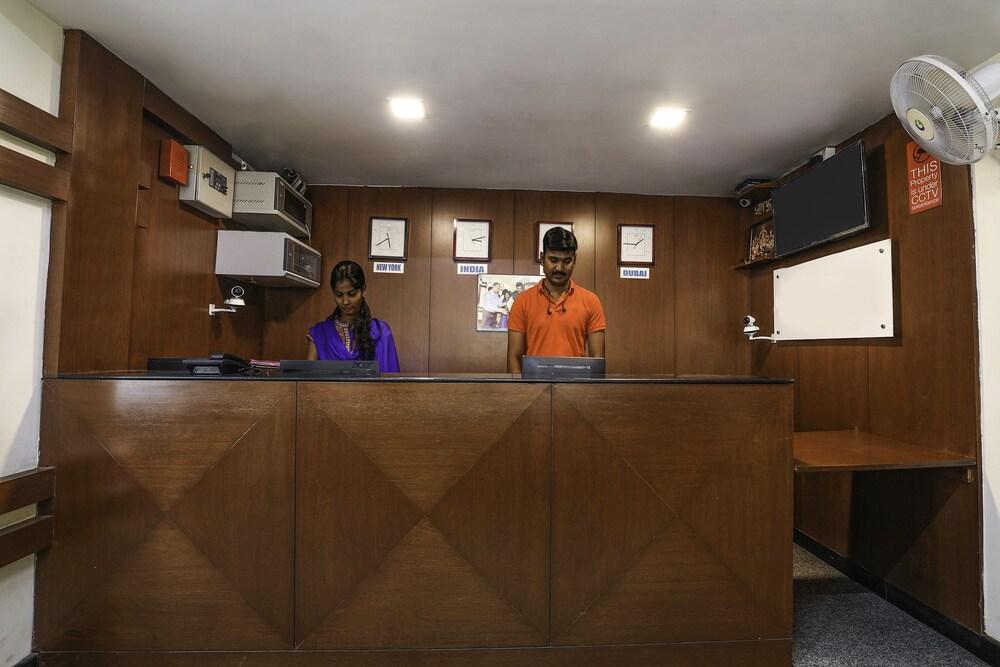Treebo Trend Hotel Jp Plaza Nampally Hajdarábád Exteriér fotografie