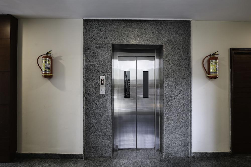 Treebo Trend Hotel Jp Plaza Nampally Hajdarábád Exteriér fotografie