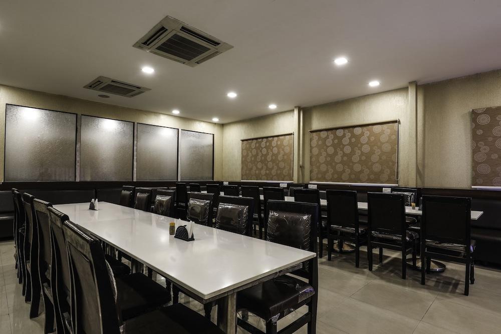 Treebo Trend Hotel Jp Plaza Nampally Hajdarábád Exteriér fotografie