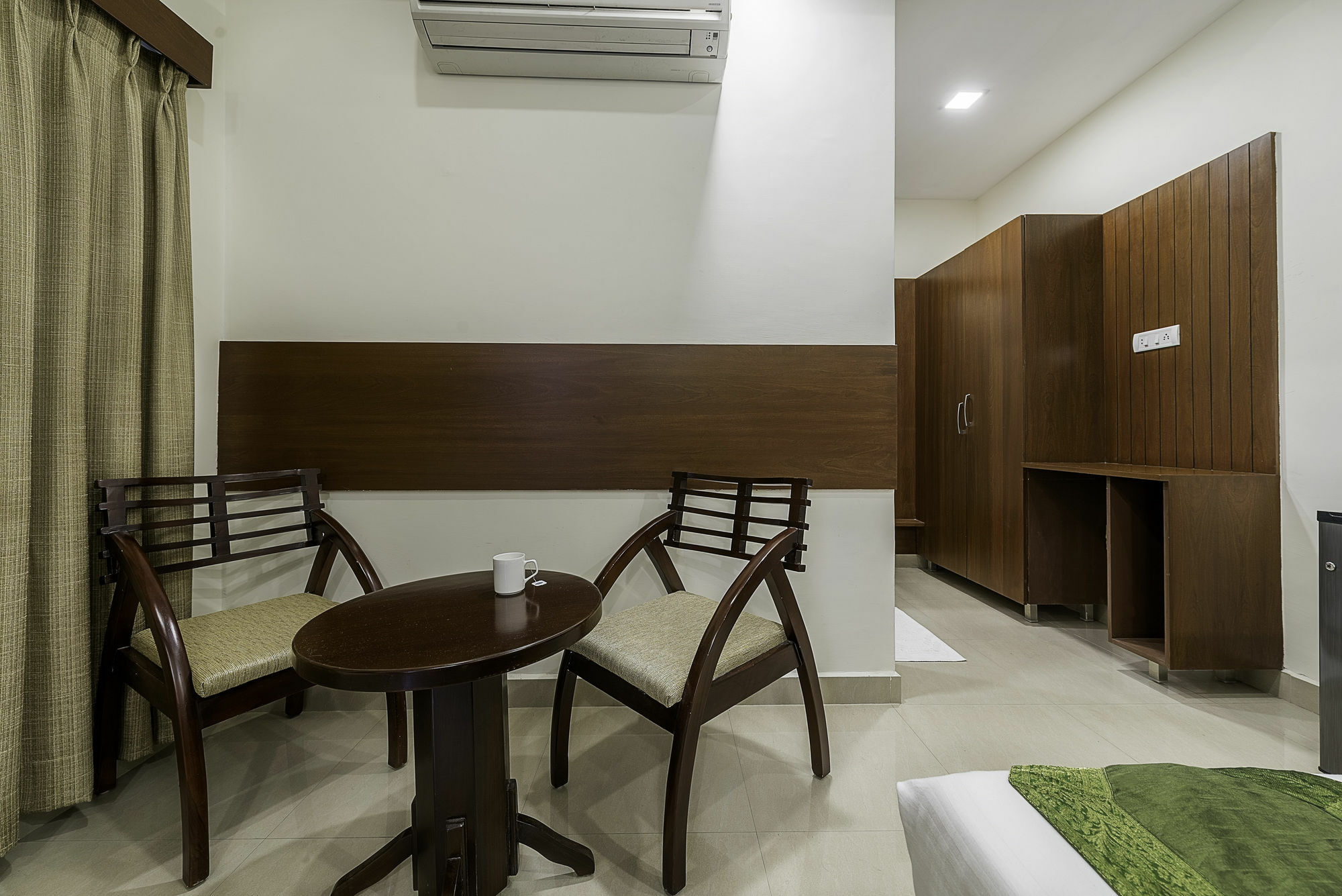 Treebo Trend Hotel Jp Plaza Nampally Hajdarábád Exteriér fotografie
