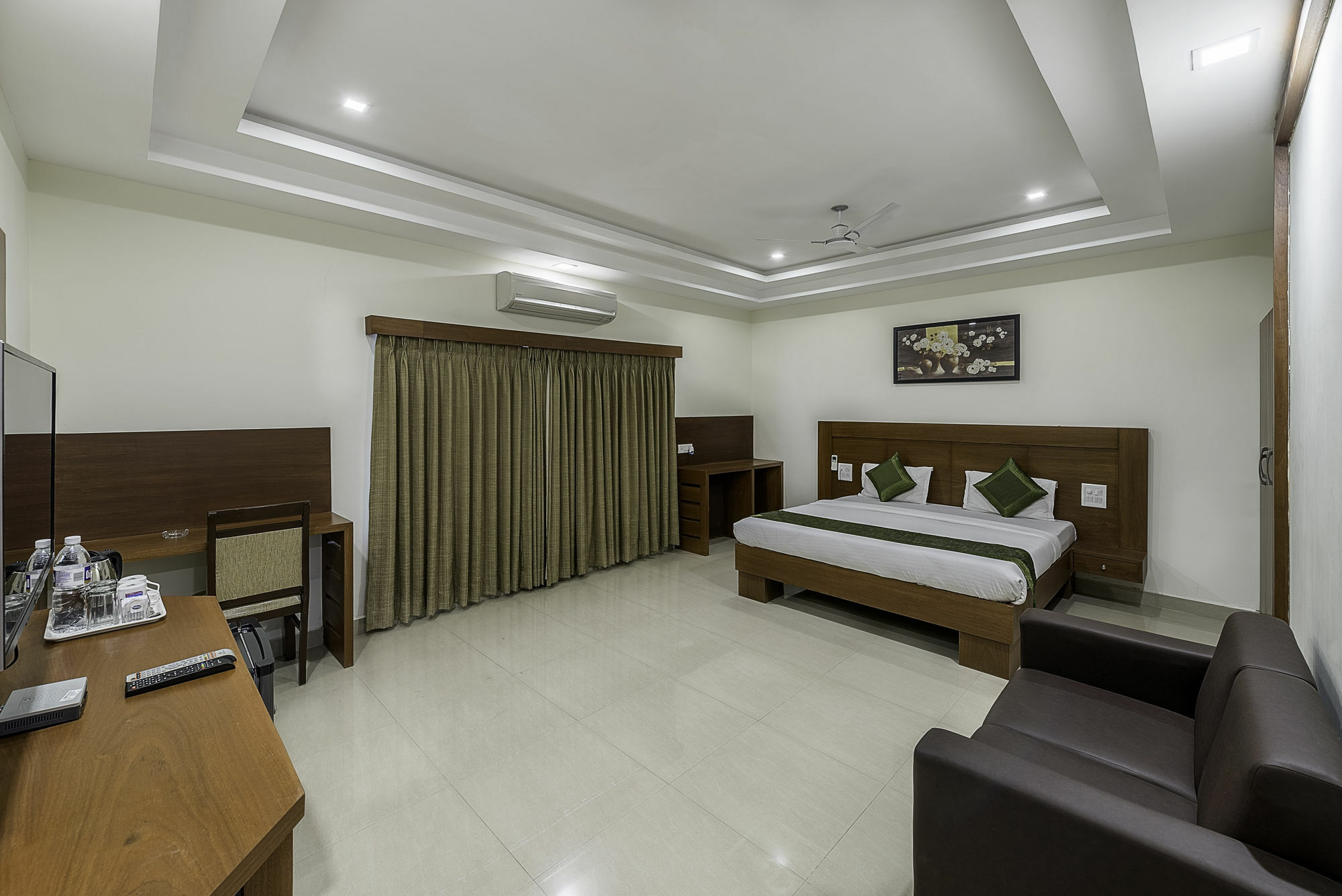 Treebo Trend Hotel Jp Plaza Nampally Hajdarábád Exteriér fotografie