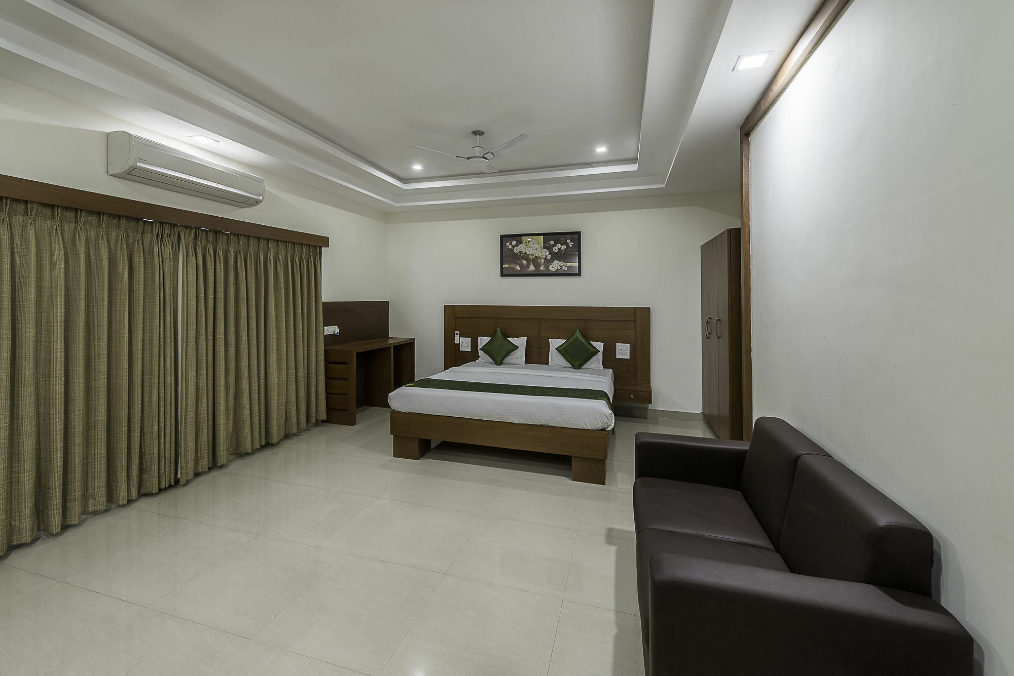 Treebo Trend Hotel Jp Plaza Nampally Hajdarábád Exteriér fotografie