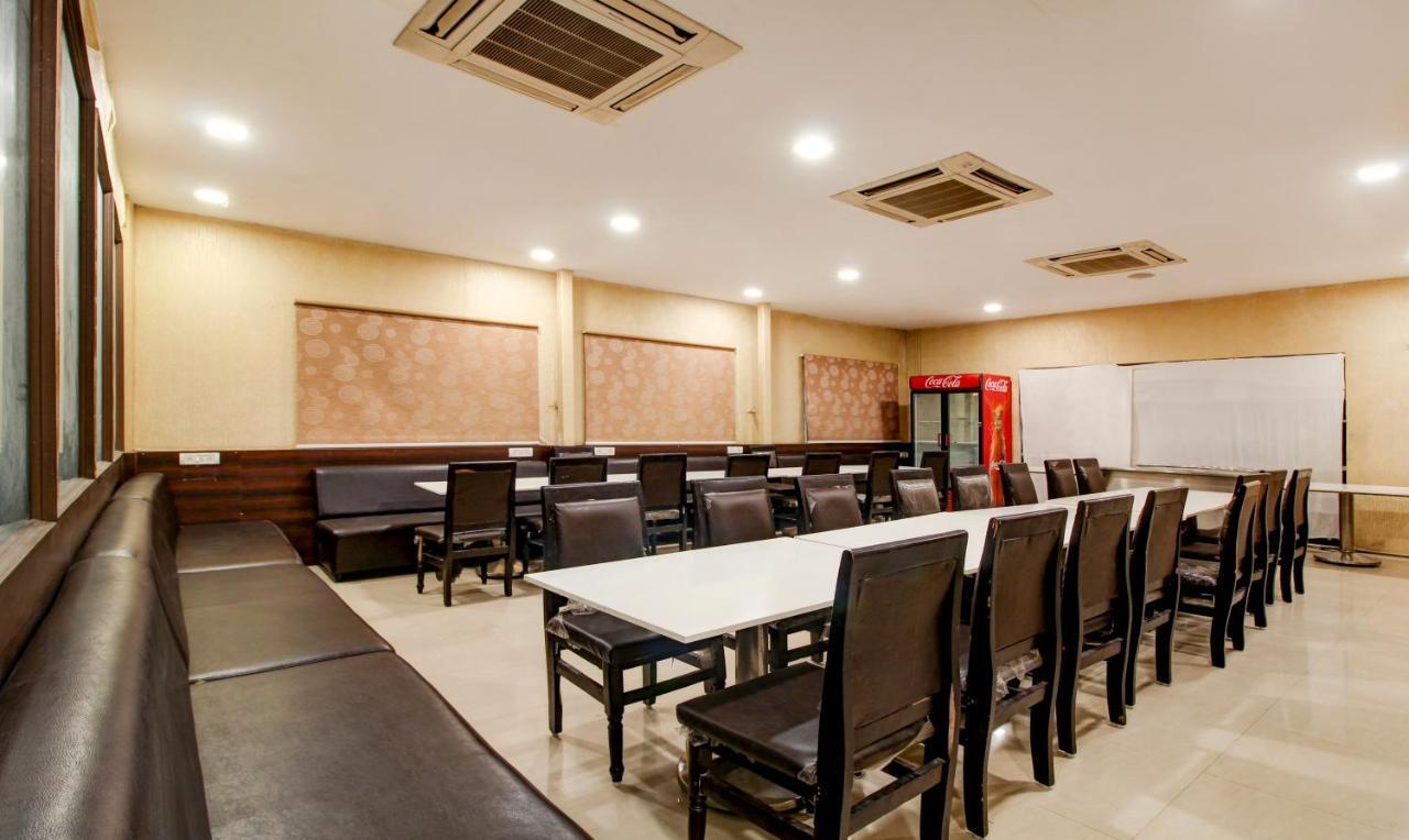 Treebo Trend Hotel Jp Plaza Nampally Hajdarábád Exteriér fotografie