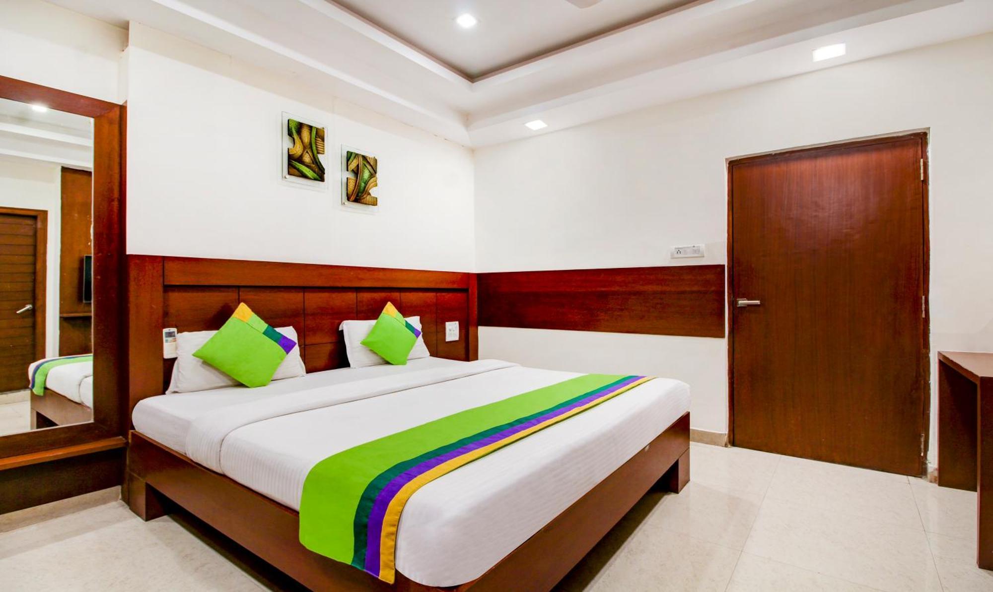 Treebo Trend Hotel Jp Plaza Nampally Hajdarábád Exteriér fotografie