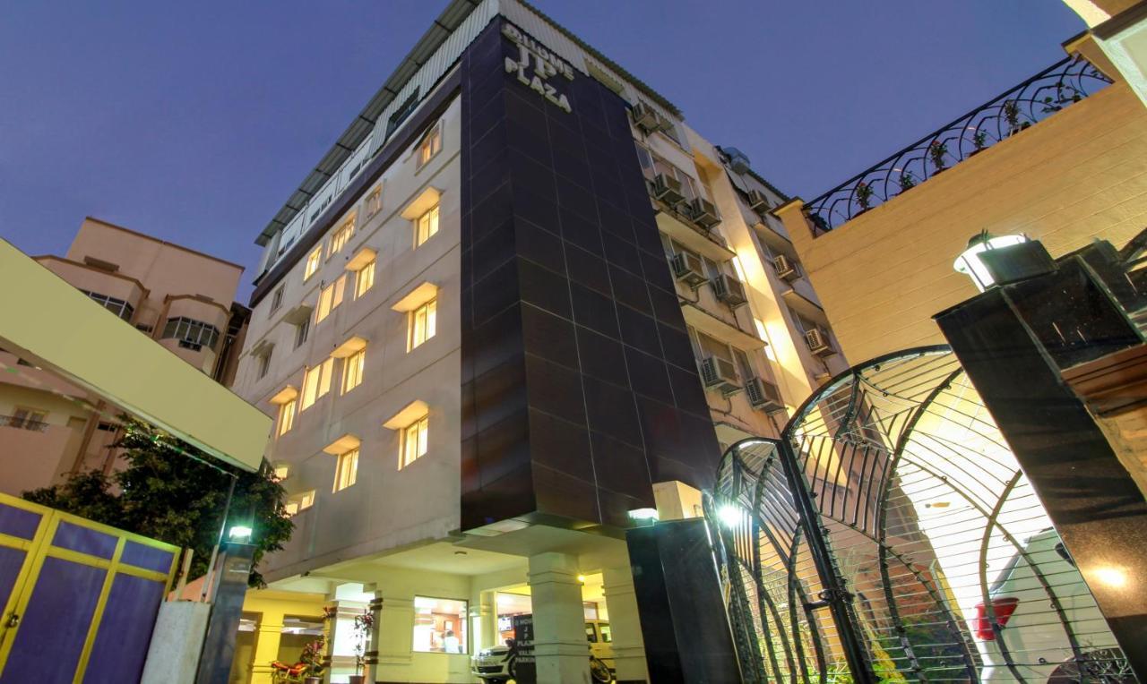 Treebo Trend Hotel Jp Plaza Nampally Hajdarábád Exteriér fotografie